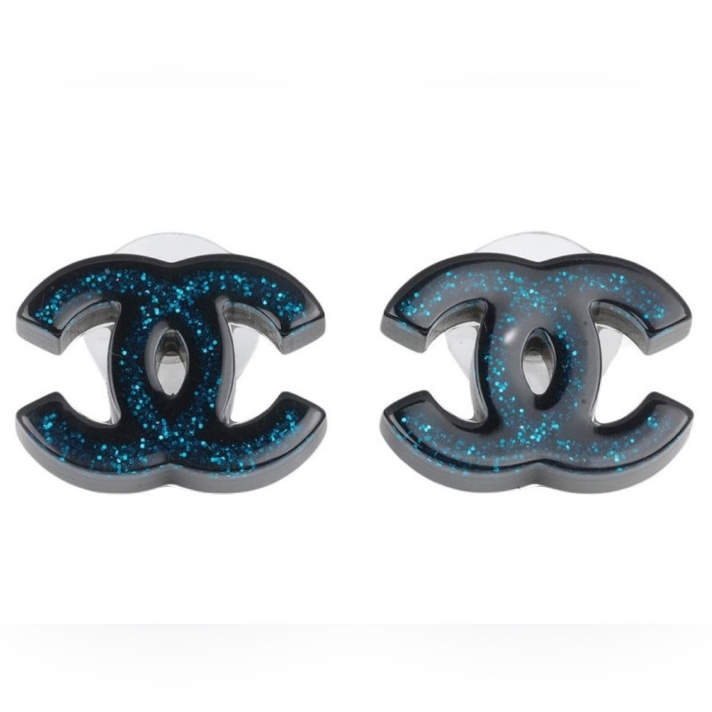 Chanel CC 2017 Resin Studs with Box